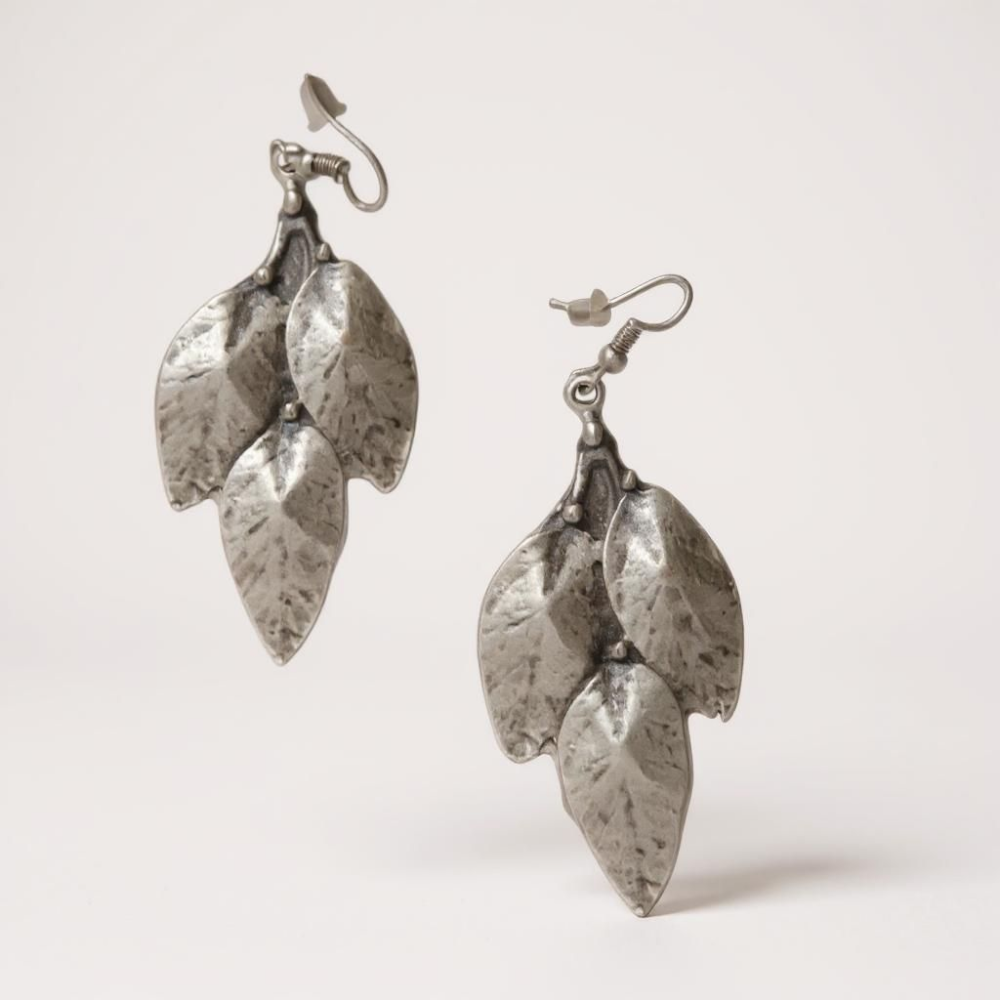 The earrings cascades gracefully, highlighting your neckline with brilliant shimmer. Paired with matching crystal necklace, it's perfect for evening. ZoharasVogue 